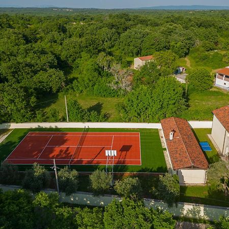 Villa Ortensia Mit Beheiztem Pool By Istrialux Svetvinčenat Extérieur photo