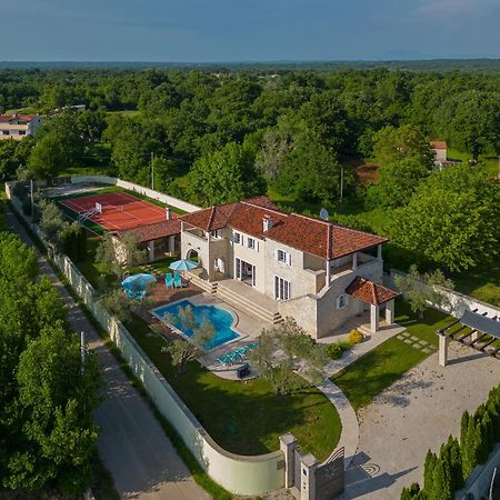 Villa Ortensia Mit Beheiztem Pool By Istrialux Svetvinčenat Extérieur photo